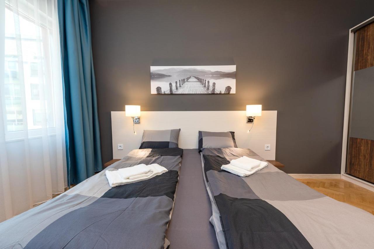 Downtown Apartment Бургас Екстериор снимка