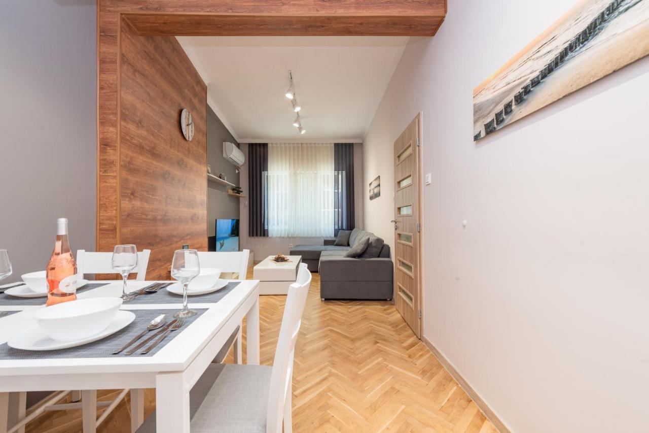 Downtown Apartment Бургас Екстериор снимка