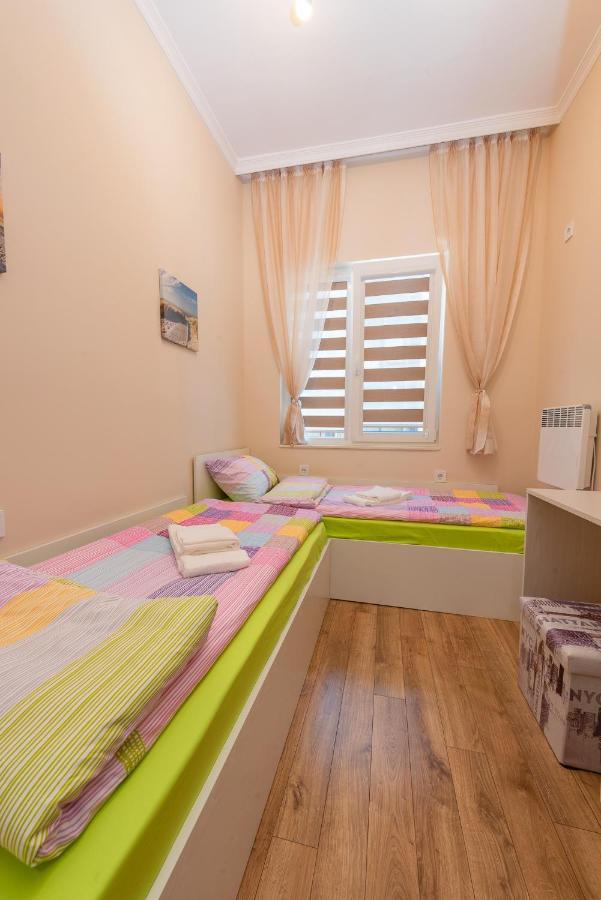 Downtown Apartment Бургас Екстериор снимка