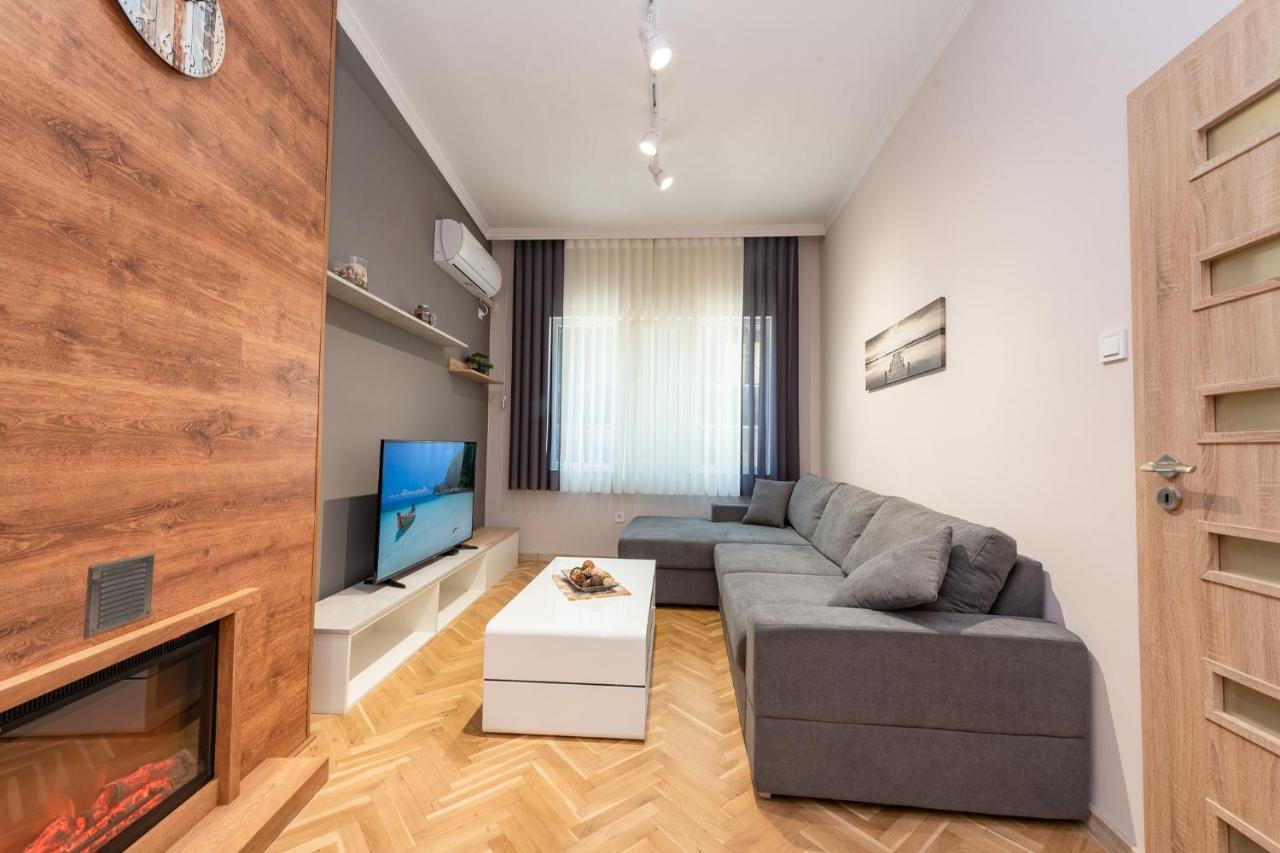 Downtown Apartment Бургас Екстериор снимка