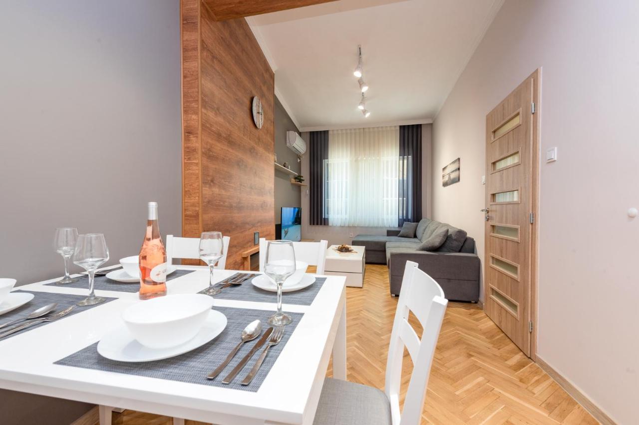 Downtown Apartment Бургас Екстериор снимка